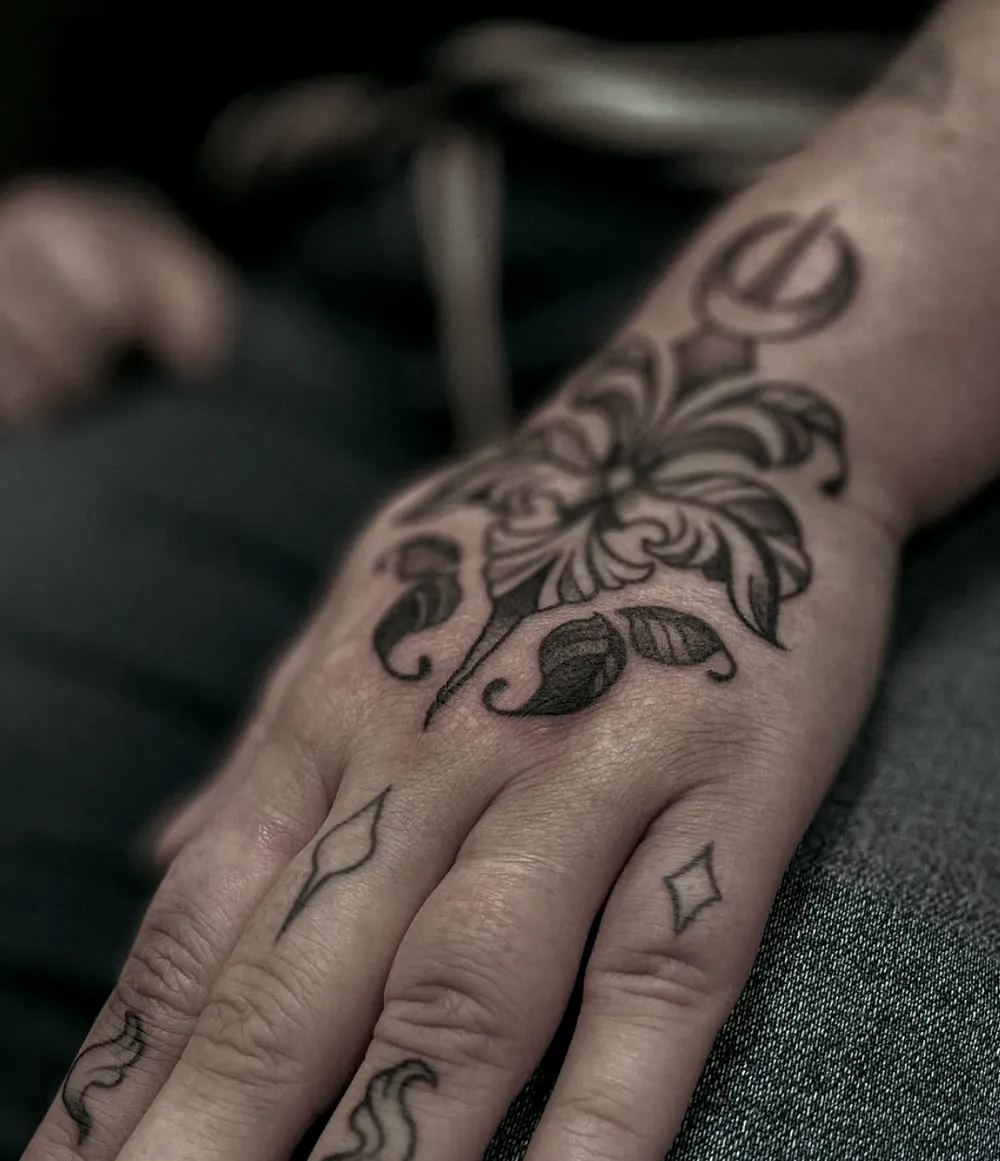 Tatouage réalisé chez Electric Funeral Tattoo — pièce 8