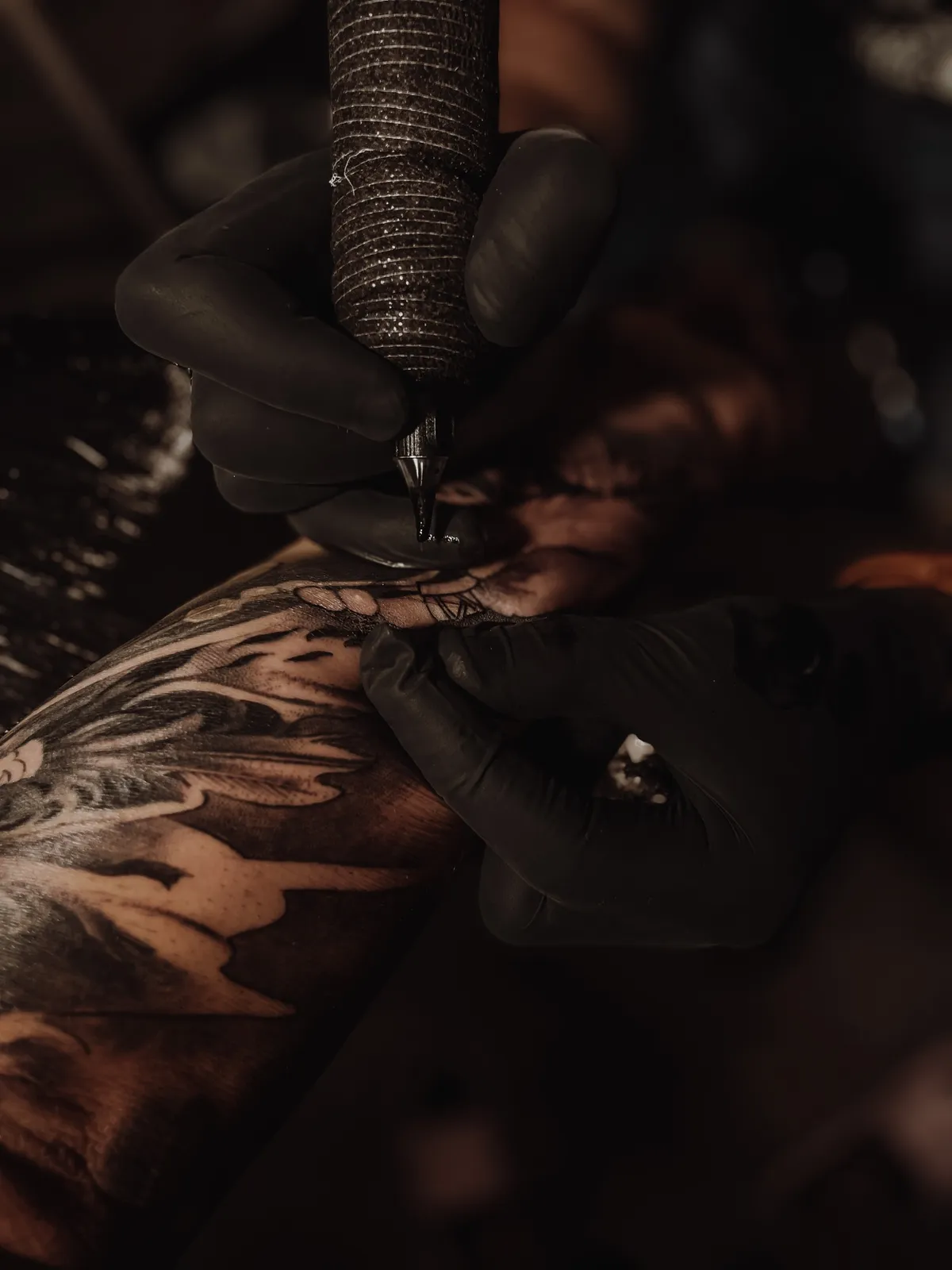 À l'intérieur du studio Electric Funeral Tattoo
